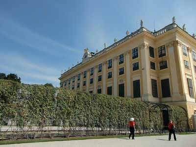 Sch�nbrunn12.JPG (72573 Byte)