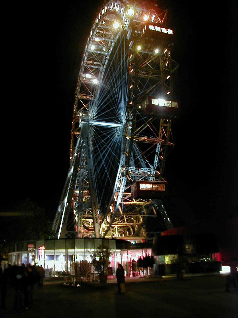 aeRiesenrad bei Nacht.jpg (147160 Byte)